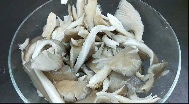 手把手教你炸蘑菇，金黃酥脆，不油膩，比街邊賣的好吃多了!!