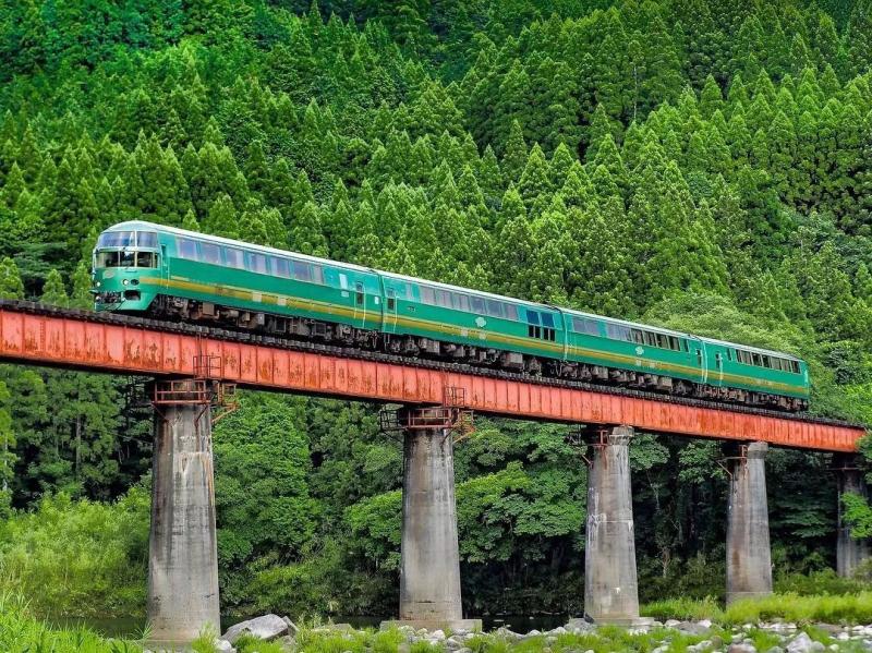 吃喝玩樂日本游丨日本最有特色的小火車，都在這裡了 