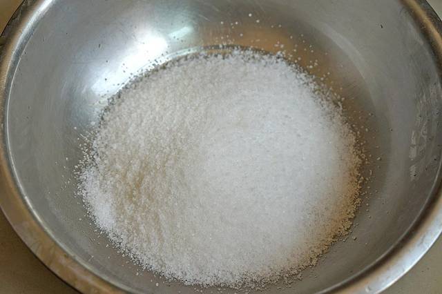 婆婆教我這麼腌鴨蛋，比水腌法儲存更久，還易出油，快來試試