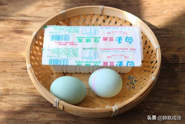 豆腐的這個做法，不油不膩，鮮香滑嫩，特別適合老人孩子吃
