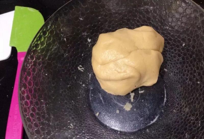 比網上賣的肉鬆餅好吃太多！一盤肉鬆酥餅配方給你了