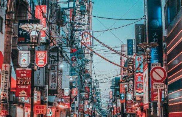 日本出名的愛乾淨，為何街頭電線雜亂無章？原因其實很簡單！