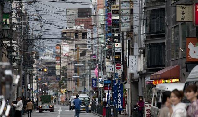 日本出名的愛乾淨，為何街頭電線雜亂無章？原因其實很簡單！