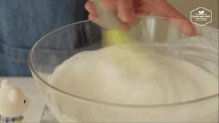 顏值逆天！驚呆客人的菠蘿蛋糕，你們猜一個賣多少錢？