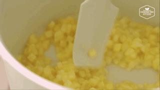 顏值逆天！驚呆客人的菠蘿蛋糕，你們猜一個賣多少錢？