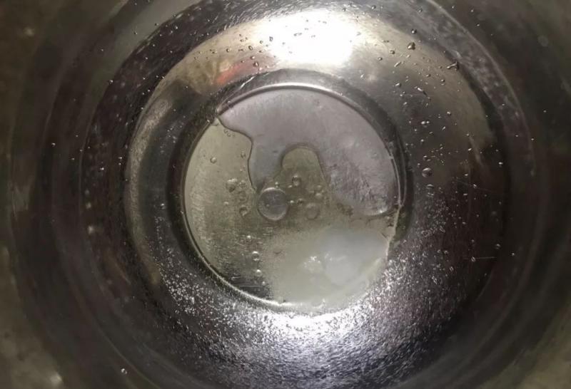 不用牛奶也能做蛋糕，簡單幾步，香甜可口、色澤金黃！