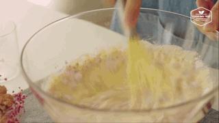 她家推出的洛神花蛋糕超搶手，原來只要加一味原料！懂這樣做蛋糕的人很少