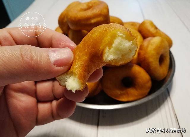 麵包圈這樣做真好吃，我家孩子吃一次不過癮，比油餅好吃多了
