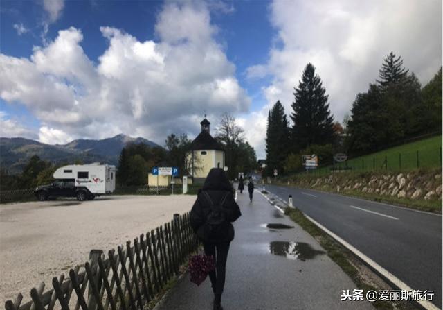 奧地利之旅：走進全球最美小鎮，雖凍得叫人故作堅強，風光值回了