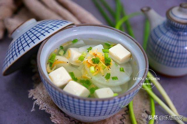 6道清爽、低熱量的湯，適合減肥期間喝，飯前來一碗，慢慢瘦下來