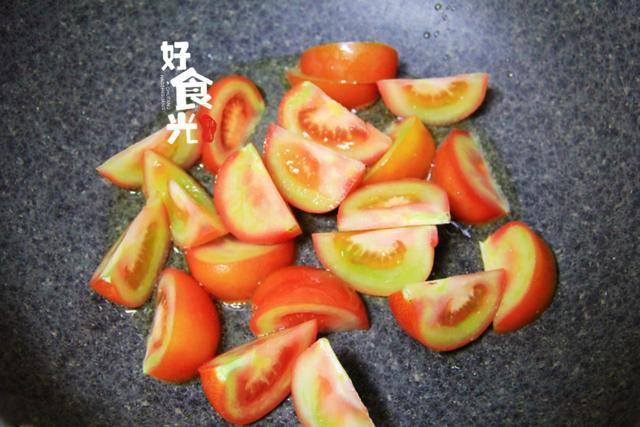 番茄+金針菇，煮一鍋湯，好吃又營養，減脂吃不胖，連喝一周，輕鬆瘦5斤