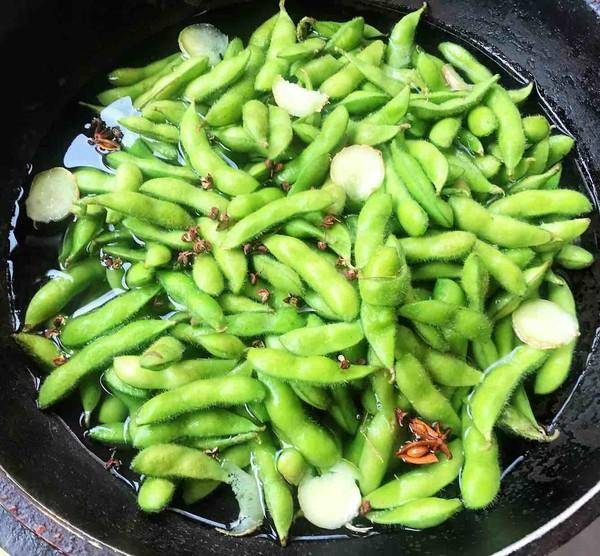 46年燒烤店老闆：拌毛豆時，這6味必不可少，缺一樣都很難吃