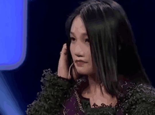 女子「整容3年」不見男友，摘下面紗後全場屏住呼吸，男友失控離場！