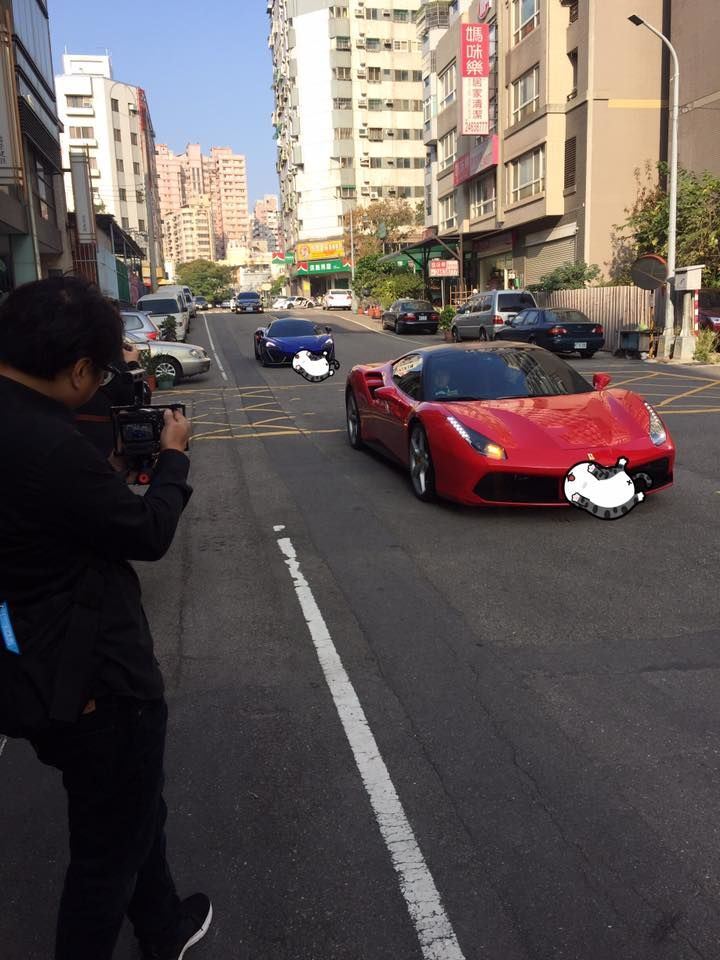婚禮拚排場！出賣女友妹妹「超正伴娘團」左二小隻馬超Q… 網暴動：求聯絡方式