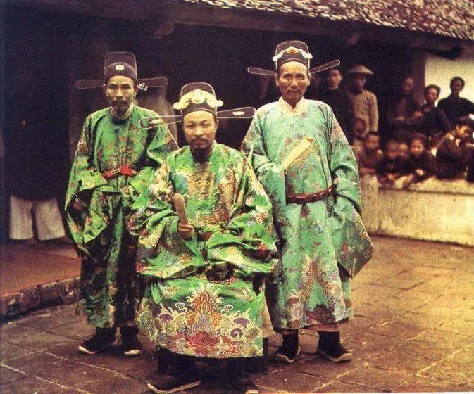 108年前，這個法國人拍下中國最早彩色照片，留下72000張彩照卻被罵白癡孤獨而離世