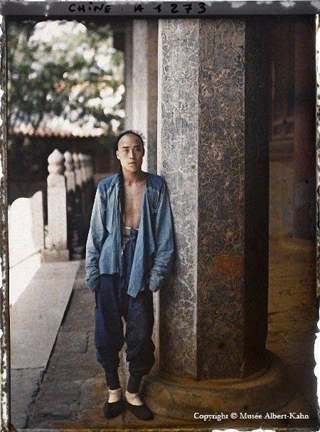 108年前，這個法國人拍下中國最早彩色照片，留下72000張彩照卻被罵白癡孤獨而離世