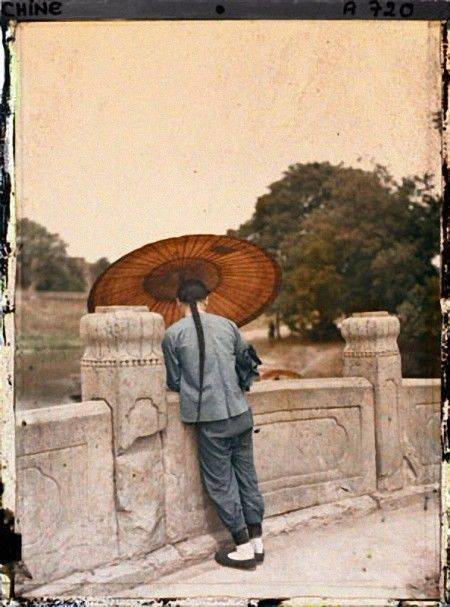 108年前，這個法國人拍下中國最早彩色照片，留下72000張彩照卻被罵白癡孤獨而離世