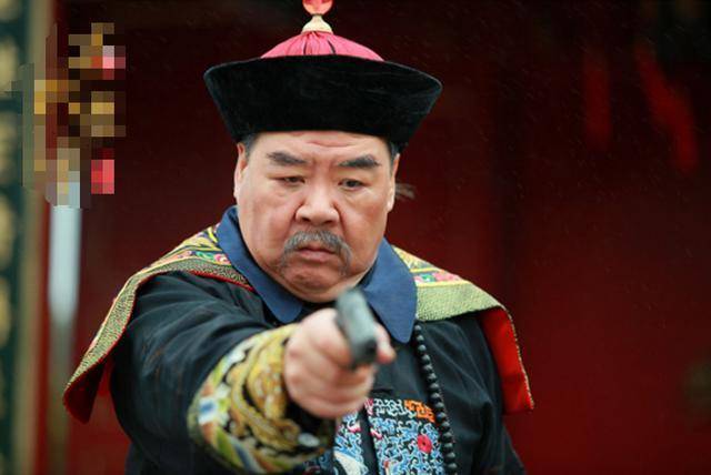 他們宣稱神功護體，刀槍不入，袁世凱不信，拿起手槍就射