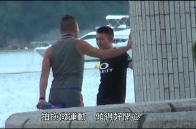 52歲香港TVB視帝出櫃，與小鮮肉男友大曬大尺寸調情照，男友終於被父親認可