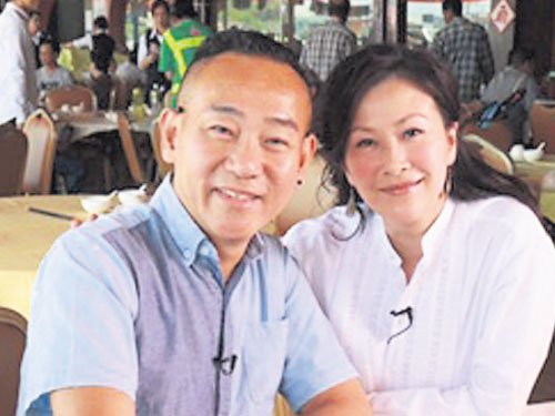 52歲香港TVB視帝出櫃，與小鮮肉男友大曬大尺寸調情照，男友終於被父親認可