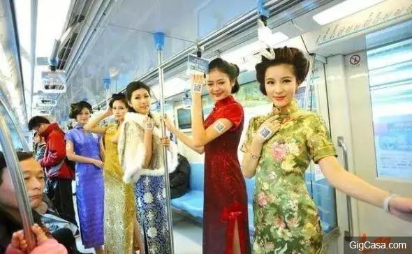 搞笑精選：因為妹子發生了一起交通事故 !
