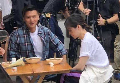 李亞鵬傳來了喜訊？王菲公開喊話7個字，謝霆鋒醋意大發