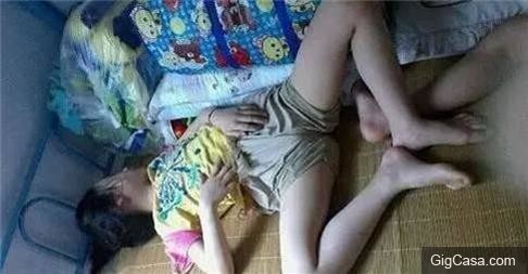 31張照片讓我笑抽了！尤其是第22張，妹子在家裡睡成這樣...看到差點硬了！