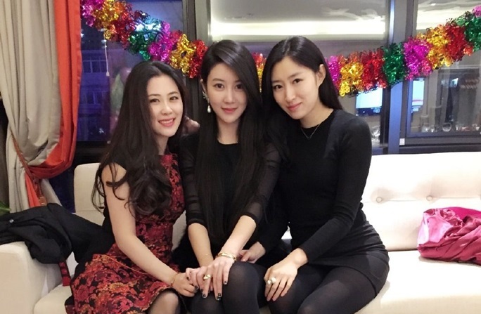 超正「母女3人合照」誰才是媽？1萬名網友全猜錯：嚇到摔破眼鏡！