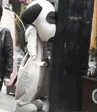 30張搞笑圖，妹子明知道衣服不防水還硬要游泳，難怪差一點就要被看穿啦了！ 