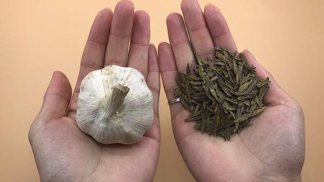 茶葉和大蒜放在一起，一年省下好多錢，儘快告訴家人，太厲害了