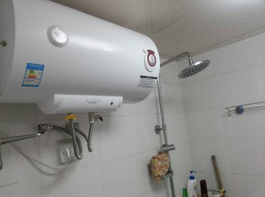 冬天【熱水器】要24小時【開著】嗎？聽完維修小哥的話，才知我做錯好多年，原來這樣能省一大筆錢！