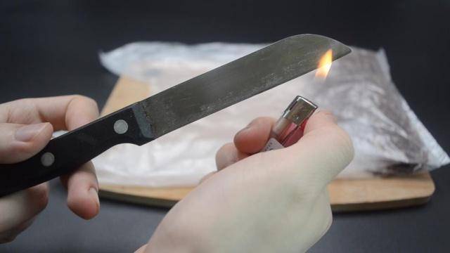 刀放在打火機上烤一烤，解決困擾大家的一個難題，學會了一生受用