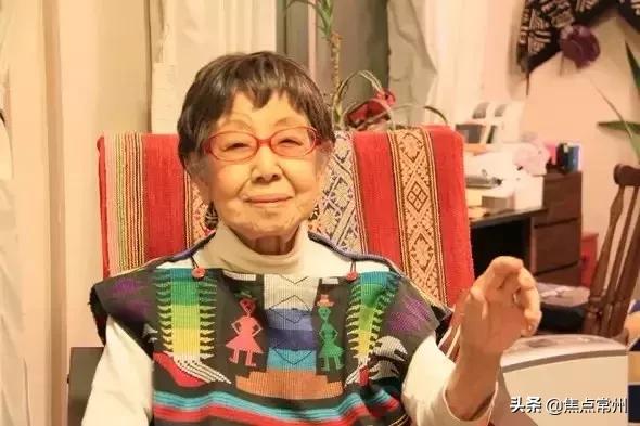 人生永遠不嫌晚！她「71歲上班，96歲失戀，100歲獲獎」 105歲仍創造奇蹟燦笑一生