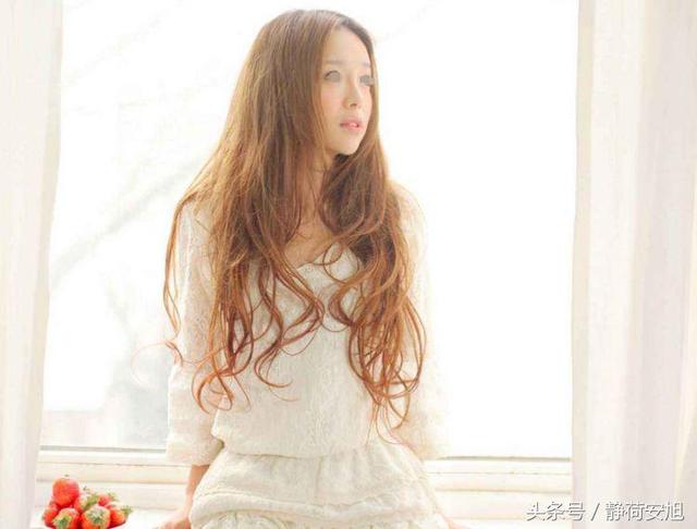 婆婆仗著兒媳家有錢不給彩禮，婚禮那天兒媳拿出嫁妝，婆婆發怒了