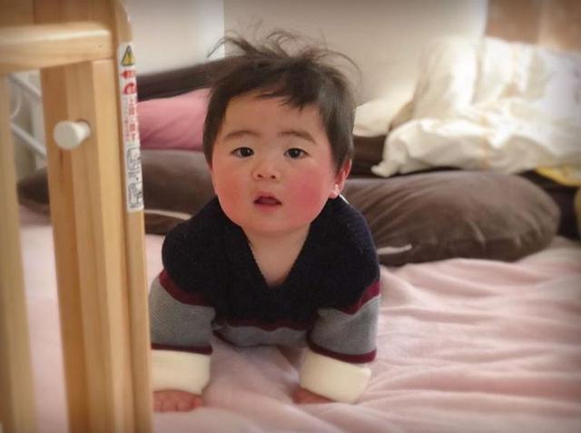 【可愛】日本媽媽曬1歲兒子「蠢照」走紅網路，網友笑噴