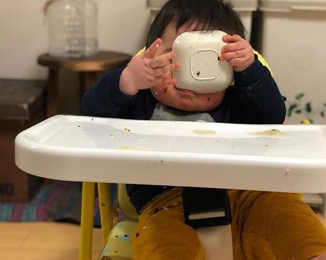 【可愛】日本媽媽曬1歲兒子「蠢照」走紅網路，網友笑噴