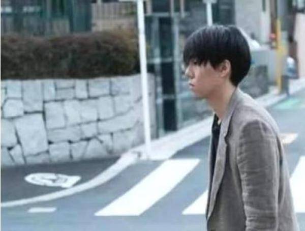 姐姐被趕回來坐月子，我去姐夫家給姐姐討公道，看到姐夫我卻哭了