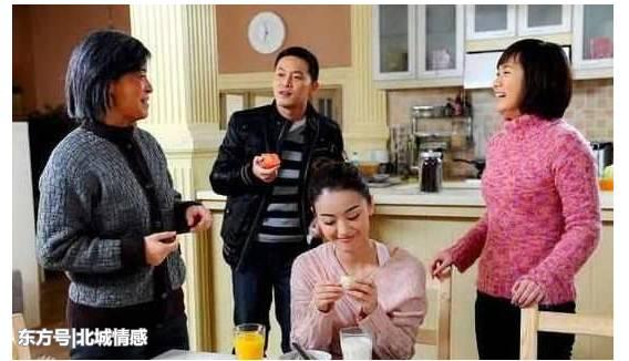 過生日，婆婆送來一個包，包里有張100萬的卡，被我當垃圾扔了