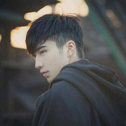 其實男人也有「生理期」，6大徵兆告訴你，女生別不知道！