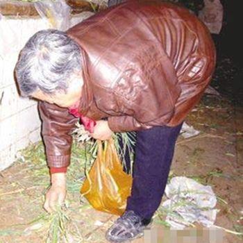 我帶女兒回婆家，在菜市場看見婆婆的舉動，我把婆家砸了個稀巴爛