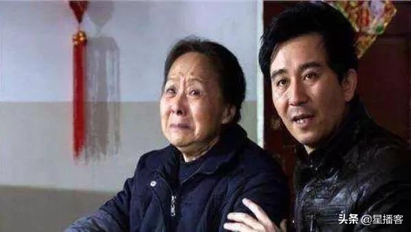 兒媳生了女兒，坐月子時婆婆讓公公來照顧，一個月後婆婆回來傻了