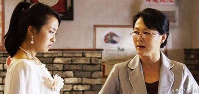 老公出軌婆婆罵我沒本事，我和男同學吃頓飯，婆婆要把我遊街示眾！