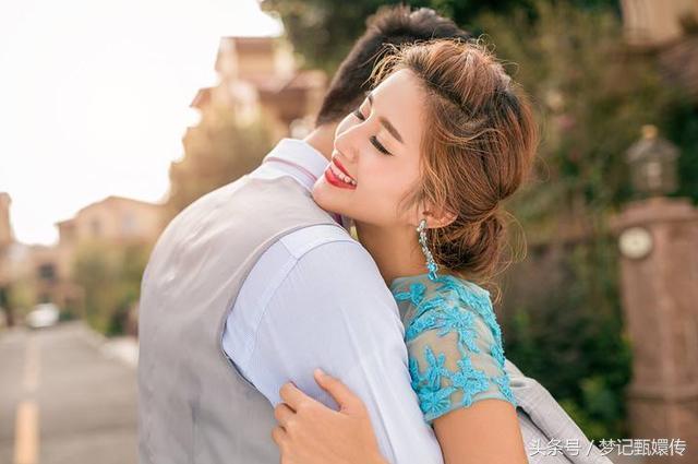 離婚後前夫經常來送菜，母親讓他和俺復婚，俺笑了