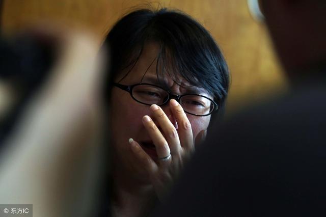 女子懷孕想回娘家住丈夫不讓，深夜聽到丈夫語音聊天，她失聲大哭