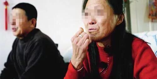 嫂子改嫁，女子撫養侄子12年，侄子學成歸來，一聲媽她哭了