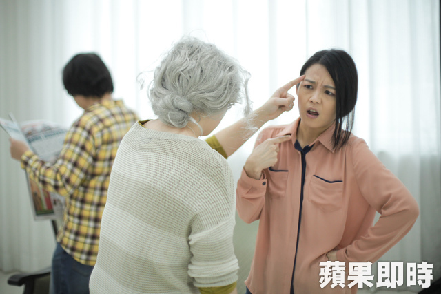 婆婆醫院開嗆！懷孕護理師「值班不能掃墓」被當場洗臉　幾秒後「婆婆的媽媽出現」讓她直接閉嘴