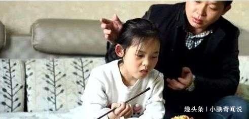 爸媽離婚，孫女睡覺時，奶奶偷偷掀開被子哭喊作惡，不肯原諒兒子
