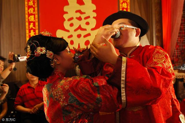 做上門女婿3年怕丟人不敢回家，老婆懷孕後我終於鬆了一口氣