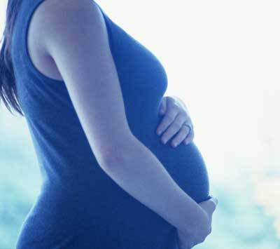 妯娌和俺同時懷孕，婆婆卻不讓俺上桌，兒子出生，婆婆成全村笑柄