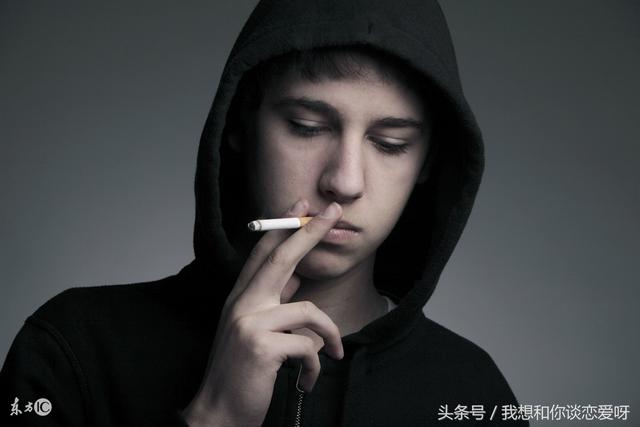 父母離婚，我恨了爺爺十年，十年後我爸的一巴掌打醒了我